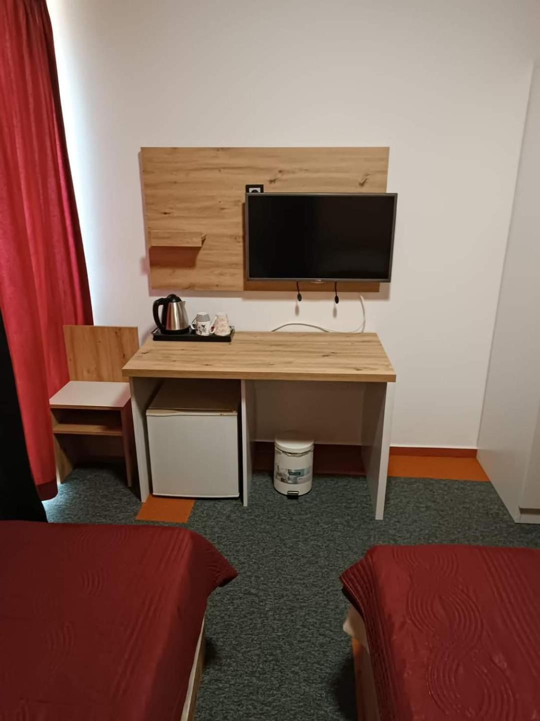 Hotel Brkic Sarajevo Airport - Free Parking מראה חיצוני תמונה